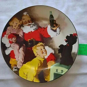 Coca Cola Sakura 8" Dessert Salad Christmas Holiday Santa Poodle Vintage‎ Plate